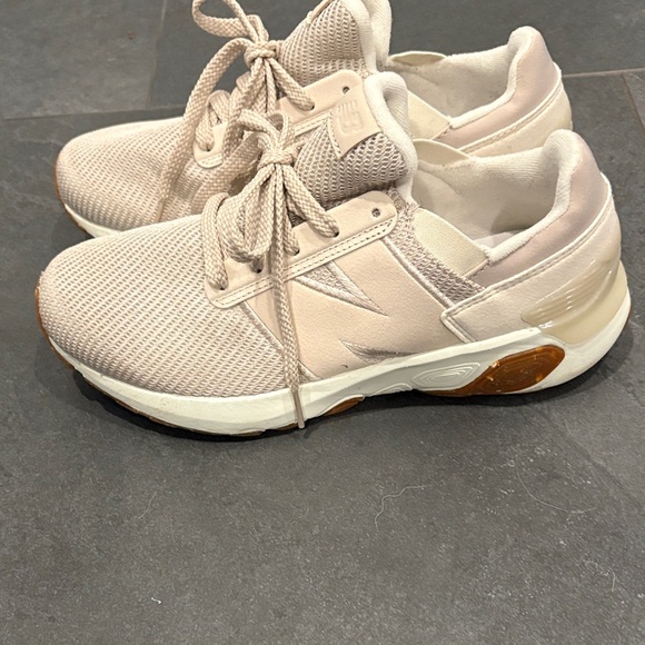 New Balance Women's Beige and White Sneakers 1440 - Picture 3 of 8